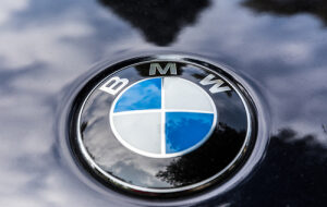 BMW будет поощрять водителей токенами за предоставление данных о пробеге автомобилей через блокчейн