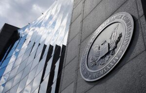 Комиссия по ценным бумагам и биржам США предупредила инвесторов о рисках компаний, использующих ICO для накачки своих акций