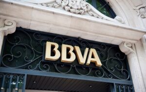 Банк BBVA использует блокчейн Waves для обработки международных торговых сделок