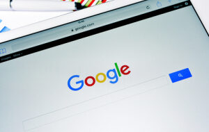 Эксперты крипто-индустрии: В запрете Google на рекламу крипто-проектов могут быть тайные мотивы