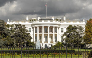 «Потенциальная катастрофа»: Белый дом поддержал законопроект, приравнивающий стейкеров и разработчиков криптопротоколов к брокерам