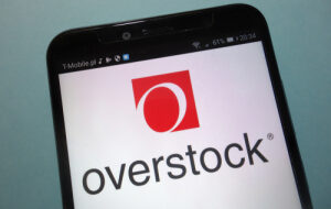 Overstock продаст свой розничный бизнес и поставит всё на убыточное блокчейн-подразделение