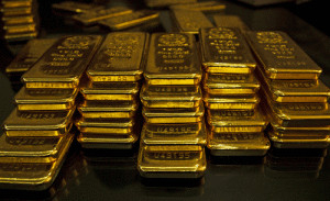 Сторонники золота критикуют попытки утвердить главенство биткоина
