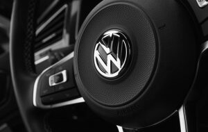Volkswagen воспользуется технологией IOTA для обновления ПО своих автономных машин