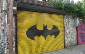 DC Comics потребовали перестать продавать NFT-токены с Бэтменом и другими героями комиксов