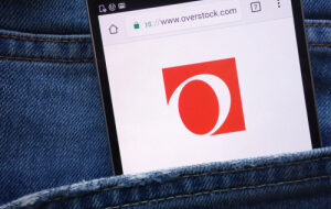 Подразделение Overstock инвестировало в социальную сеть на блокчейне Minds