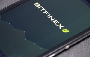 Биржа Bitfinex недоступна более двух часов