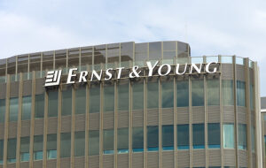 Ernst & Young: 86% токенов торгуются ниже цены ICO