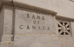 «Прямая угроза криптовалют» вынуждает Банк Канады задумываться над выпуском своей