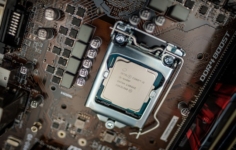 Intel анонсировала энергоэффективный чип для майнинга биткоина